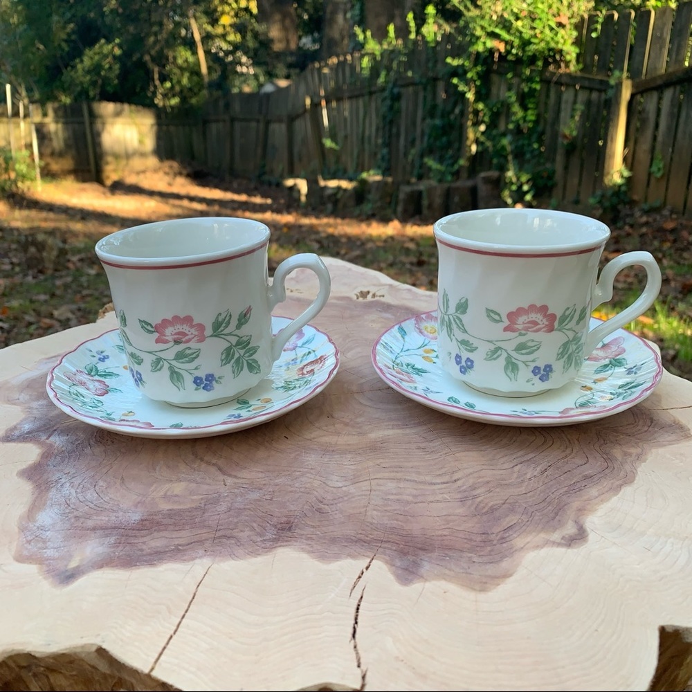 2 X Churchill Staffordshire England Briar Rose Floral cup and saucer sets - Picture 3 of 13